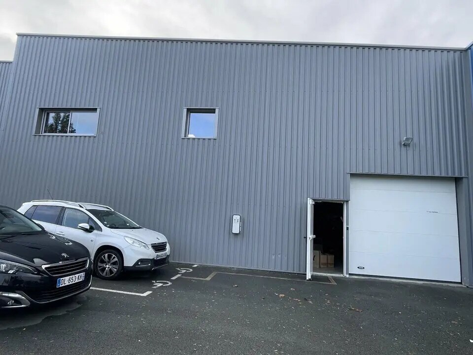 Flex in Yvrac for lease Building Photo- Image 1 of 9