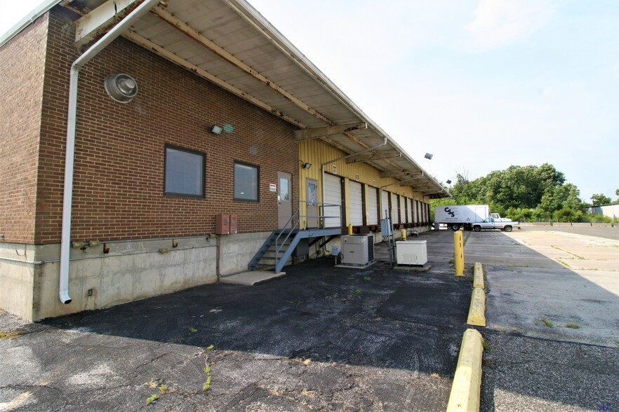 4222 Merchant Rd, Fort Wayne, IN for lease - Building Photo - Image 2 of 18