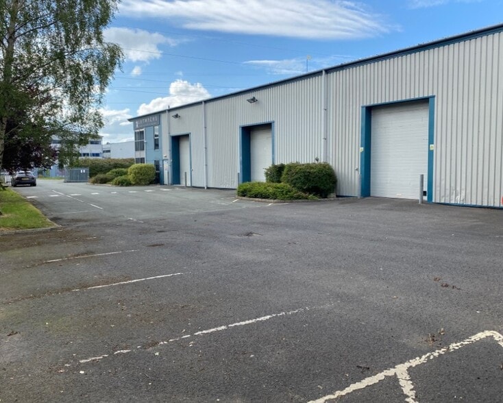 Marshfield, Crewe for sale - Primary Photo - Image 1 of 1