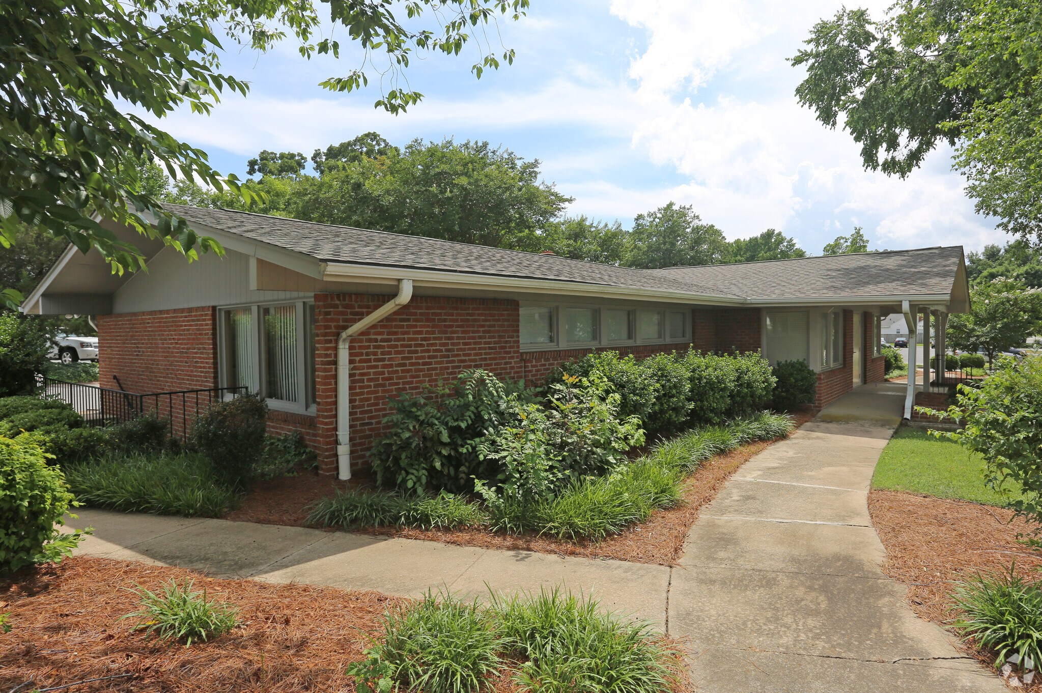 501 W Westwood Ave, High Point, NC for sale Primary Photo- Image 1 of 1