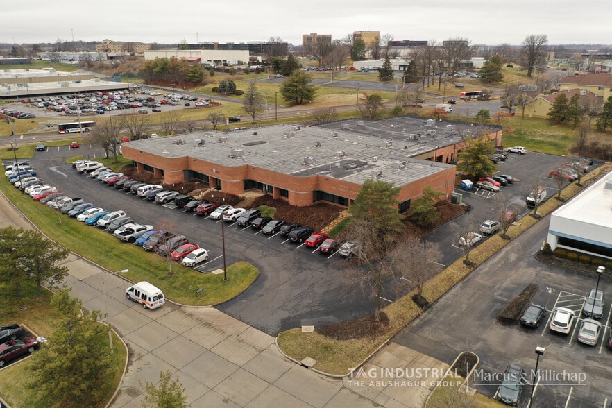 1950-1968 Craig Rd, Maryland Heights, MO for lease - Building Photo - Image 2 of 12