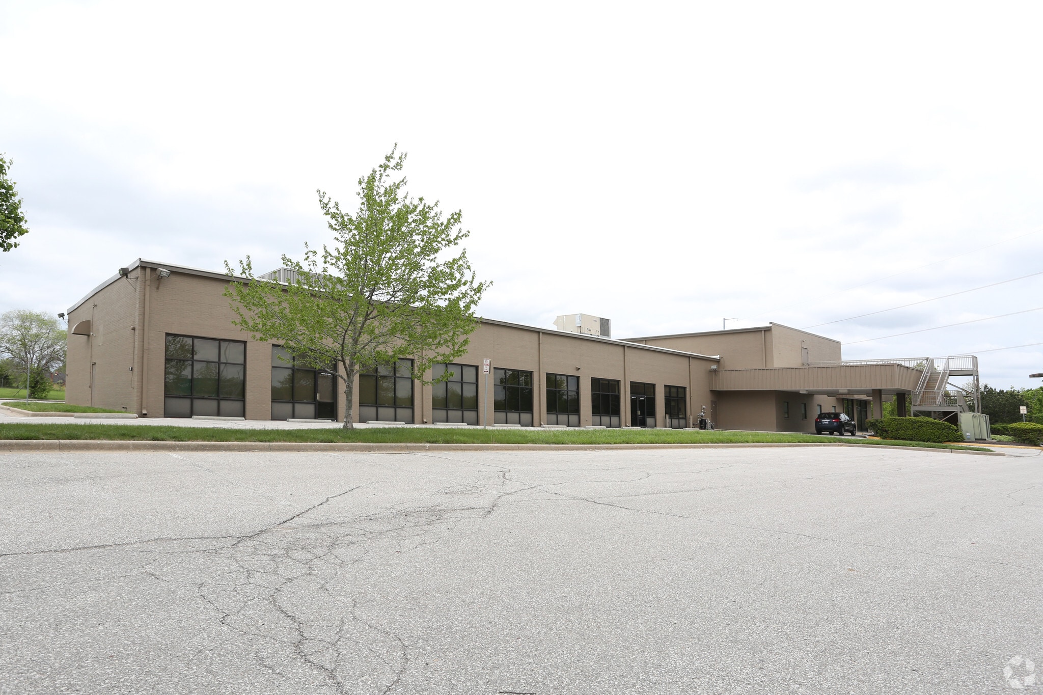 9705 Lenexa Dr, Lenexa, KS for sale Primary Photo- Image 1 of 10