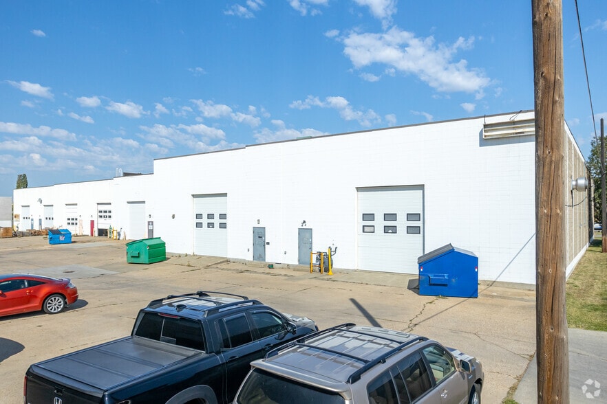 9741-9757 54 Av NW, Edmonton, AB for lease - Building Photo - Image 3 of 3