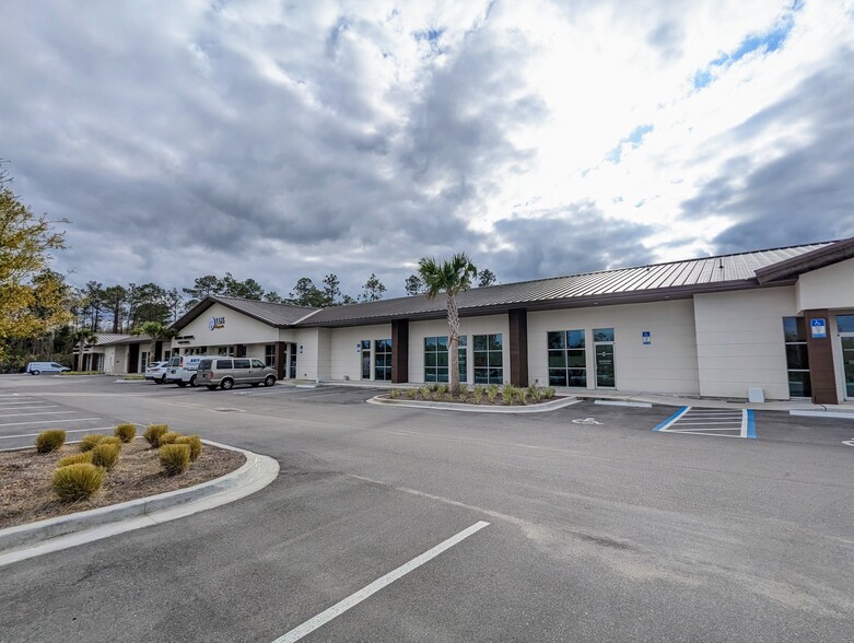 2050 St Johns Pky, Saint Johns, FL for lease - Building Photo - Image 2 of 12