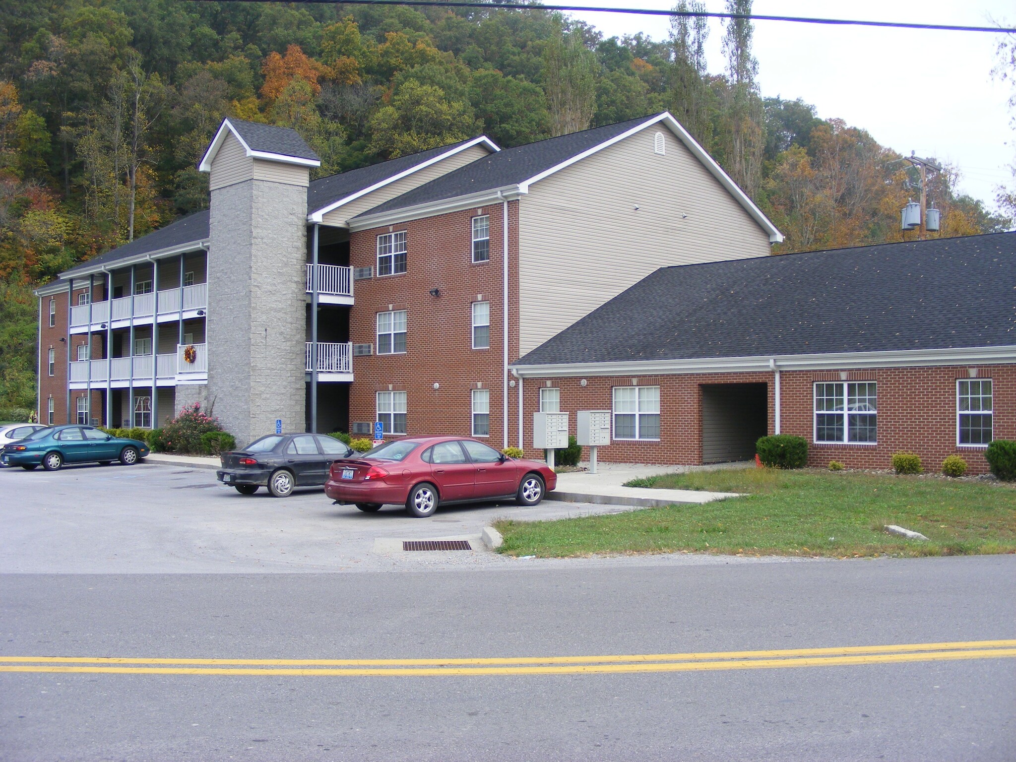 77 Nichols St, Inez, KY for sale Primary Photo- Image 1 of 1