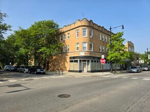 3301-3305 W Bryn Mawr Ave, Chicago, IL for lease Building Photo- Image 2 of 7