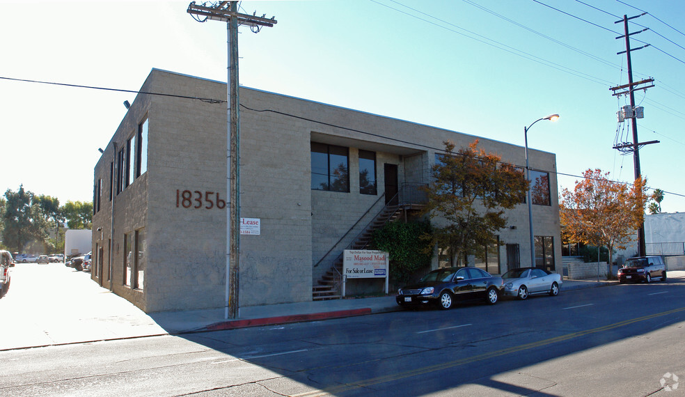 18356 Oxnard St, Tarzana, CA for lease - Building Photo - Image 2 of 3