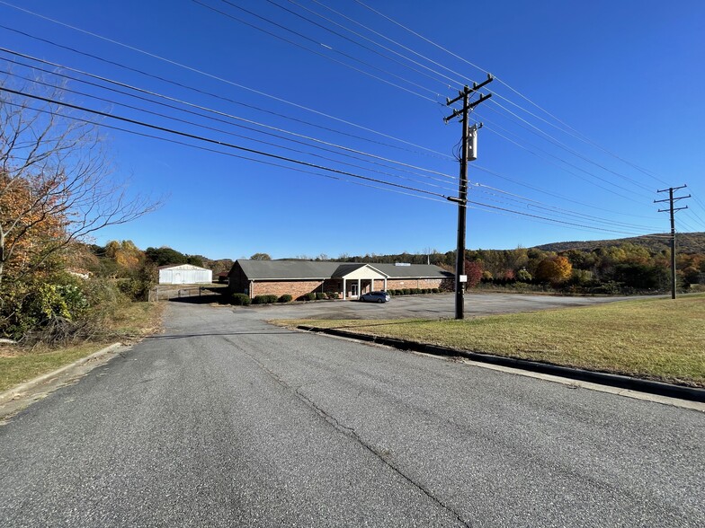 210 Malcolm Blvd, Valdese, NC for sale - Building Photo - Image 1 of 1