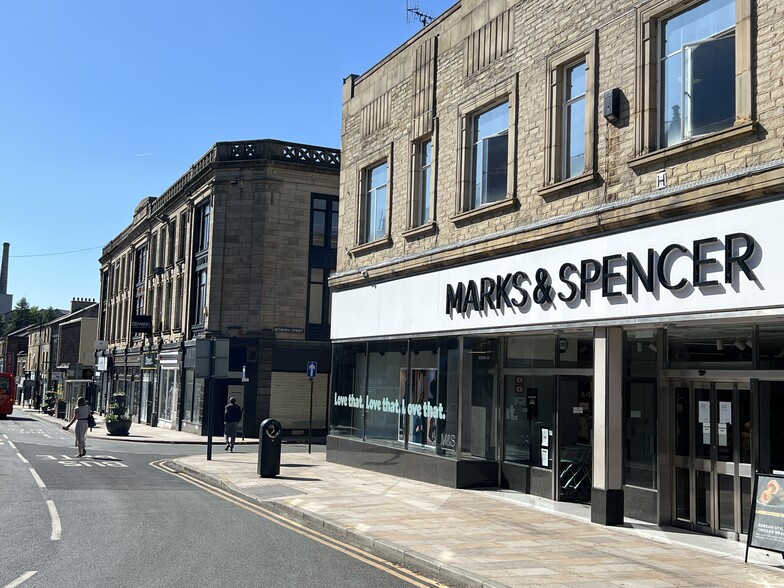 117 St James St, Burnley for lease - Building Photo - Image 2 of 2