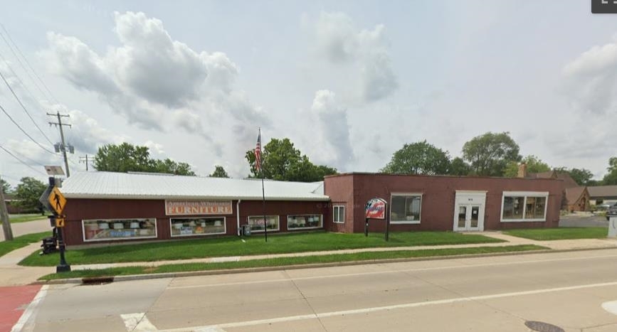 905 W Madison Ave, Fort Atkinson, WI for sale - Building Photo - Image 1 of 17