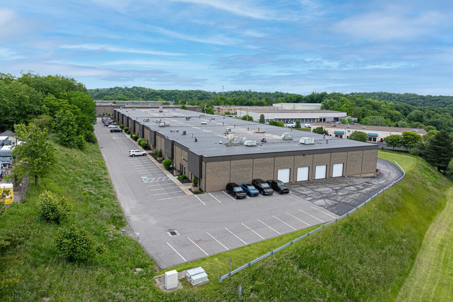 203-205 Overlook Dr, Sewickley, PA for lease - Building Photo - Image 2 of 4