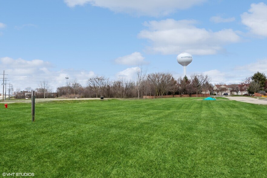 2101 E Algonquin Rd, Algonquin, IL for sale - Building Photo - Image 3 of 13