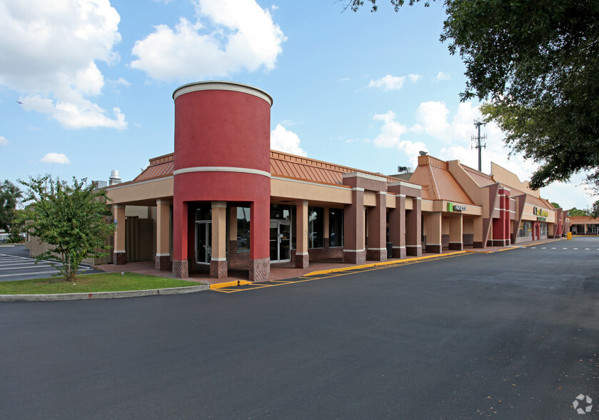 681-749 S Semoran Blvd, Orlando, FL for lease - Primary Photo - Image 1 of 5