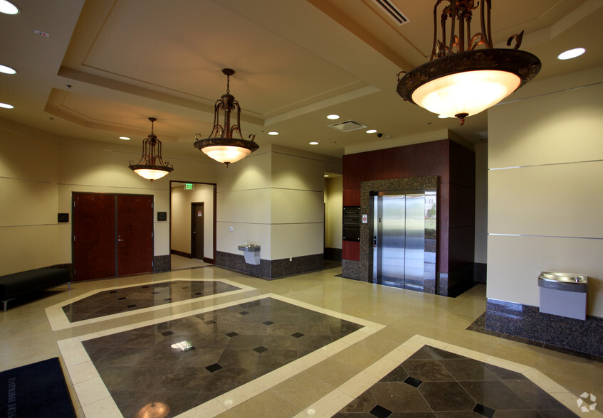 7131 Business Park Ln, Lake Mary, FL for sale - Lobby - Image 2 of 6