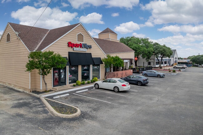 More details for 2805-2897 Thousand Oaks Dr, San Antonio, TX - Retail for Sale