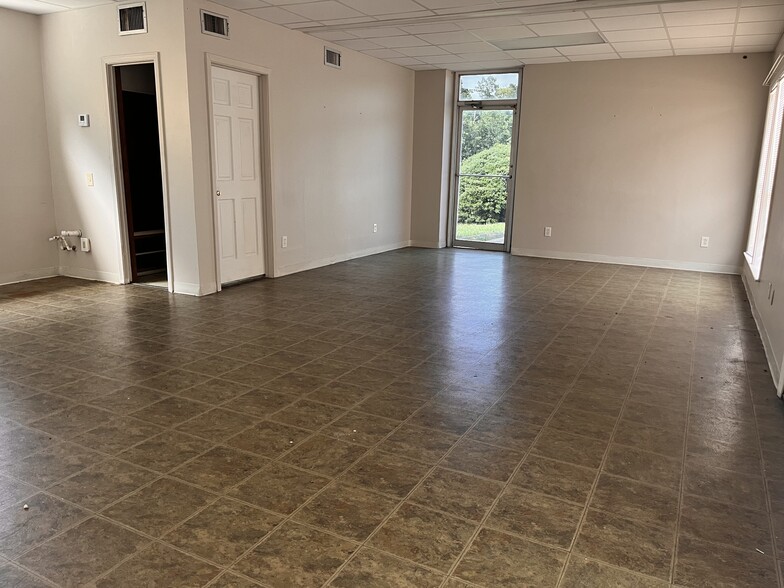 700 Covington Ctr, Covington, LA for lease - Interior Photo - Image 3 of 3