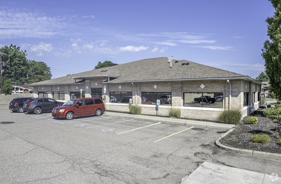 29703 Hoover Rd, Warren, MI for lease - Building Photo - Image 2 of 5