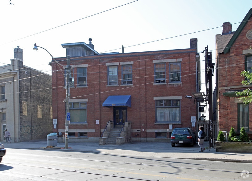 535 Queen St E, Toronto, ON for lease - Building Photo - Image 2 of 4