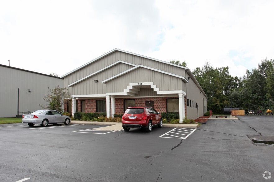 931 W River Center Dr, Comstock Park, MI for sale - Primary Photo - Image 1 of 1