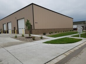1925 SW 5th St, Lincoln, NE for lease Interior Photo- Image 1 of 5