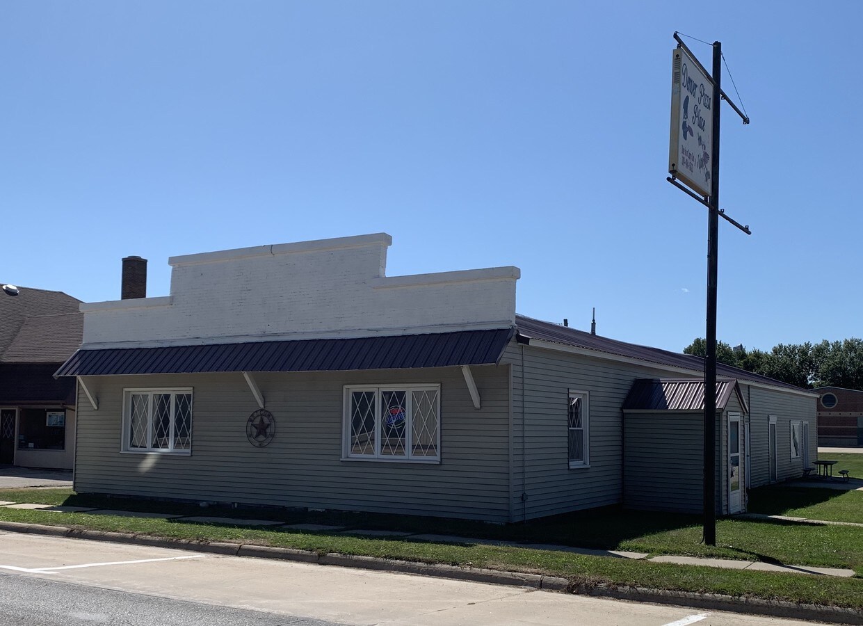 230 S State St, Denver, IA 50622