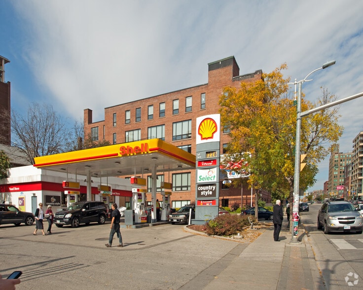 40-46 Spadina Ave, Toronto, ON for lease - Building Photo - Image 2 of 3