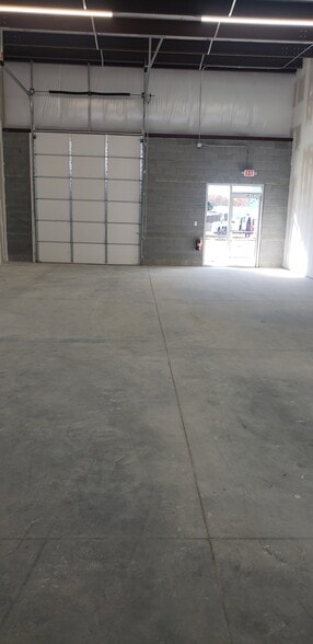 8129 Pine Ridge Rd, Mechanicsville, VA for lease - Building Photo - Image 2 of 12