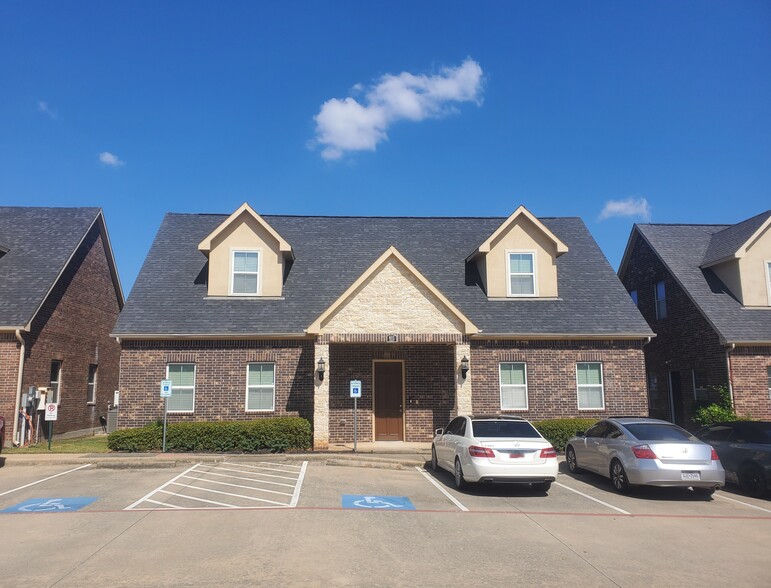 303 Longmire Rd, Conroe, TX for lease - Building Photo - Image 1 of 60