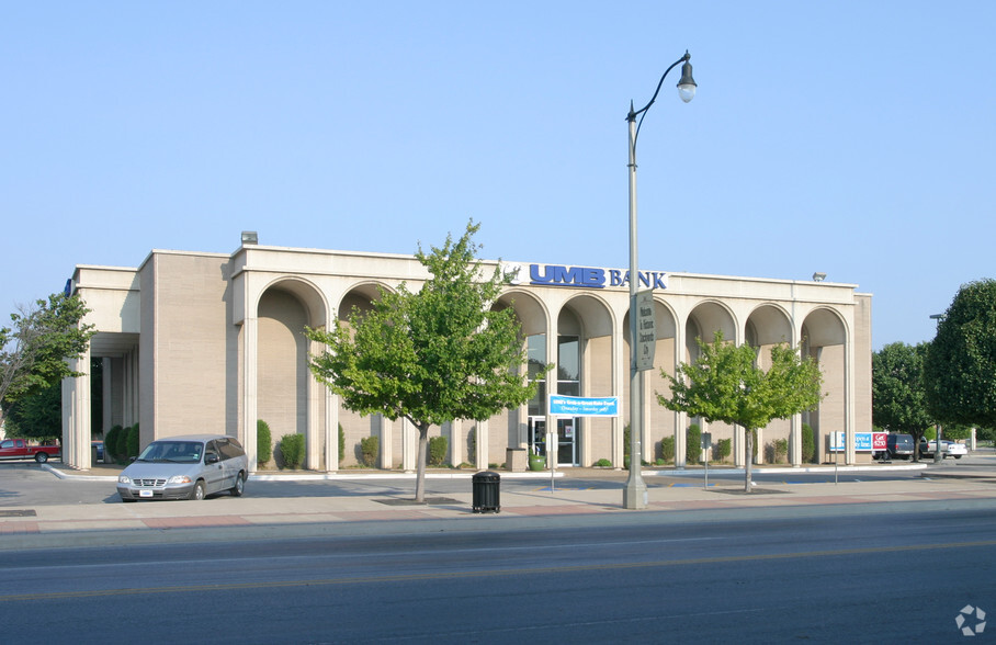 2301 Exchange Ave, Oklahoma City, OK for sale - Building Photo - Image 1 of 12