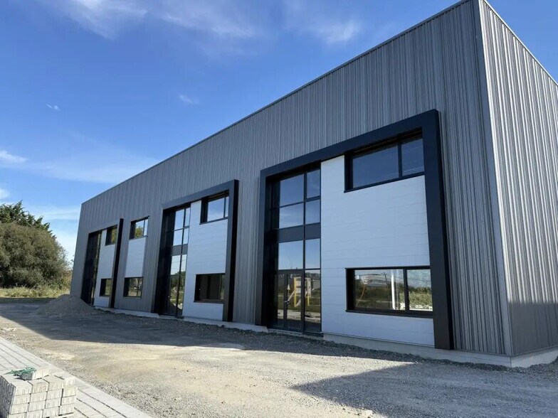 Flex in Thouaré-sur-Loire for sale - Building Photo - Image 3 of 5