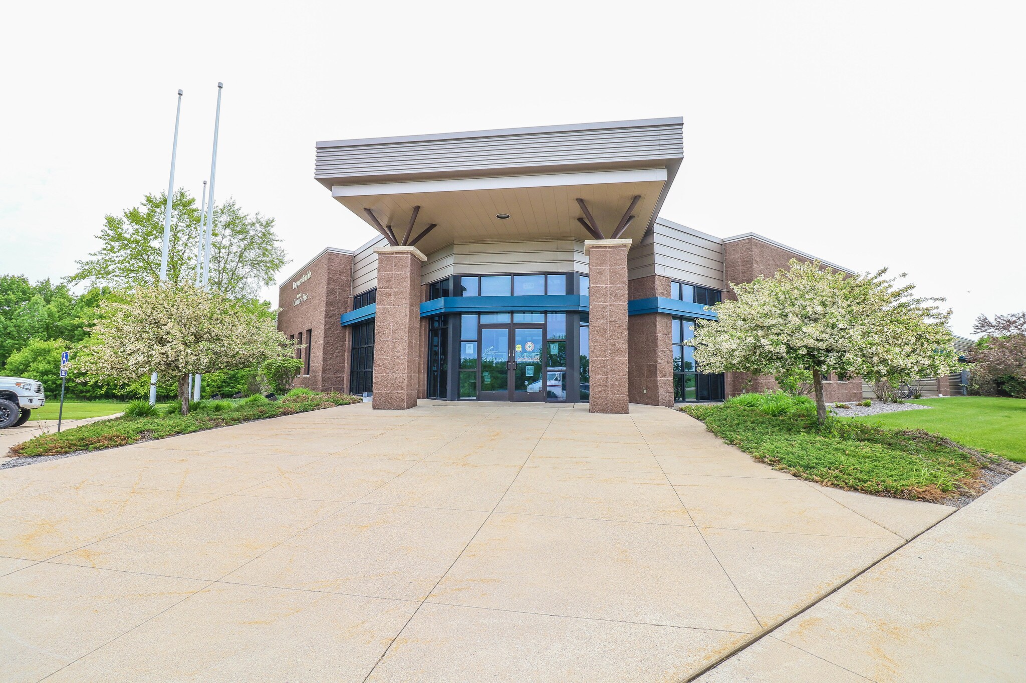 1990 Godfrey Dr, Waupaca, WI for sale Building Photo- Image 1 of 1