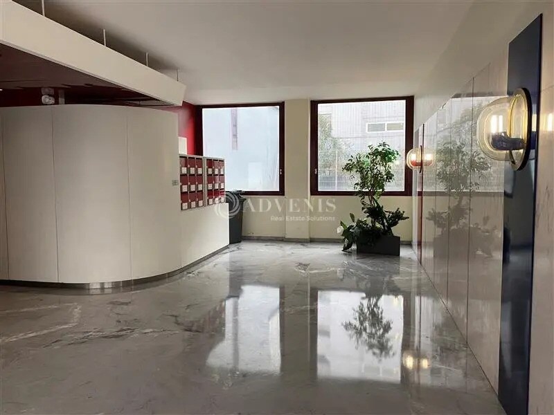 Office in Lyon for lease Lobby- Image 1 of 10