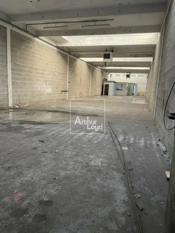 Flex in Saint-Fargeau-Ponthierry for sale Building Photo- Image 1 of 5