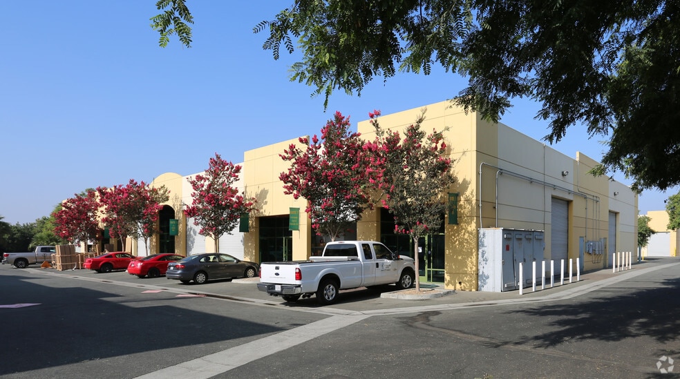 8662 Avenida De La Fuente, San Diego, CA for lease - Building Photo - Image 1 of 7
