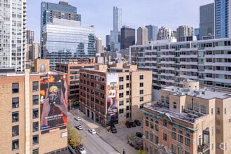 303 W Erie St, Chicago, IL - Aerial map view