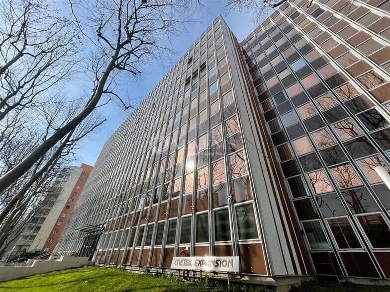 Flex in Créteil for lease - Building Photo - Image 1 of 6