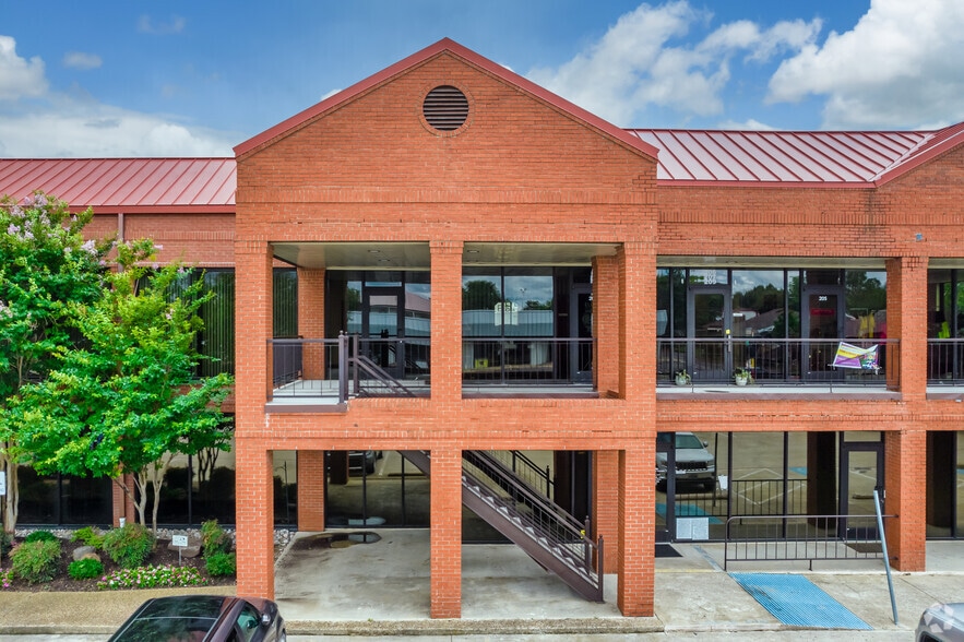 614 S Edmonds Ln, Lewisville, TX for lease - Building Photo - Image 3 of 6