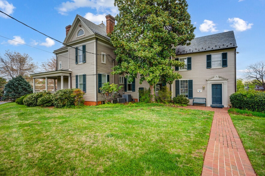 2525 Rivermont Ave, Lynchburg, VA for sale - Building Photo - Image 2 of 26