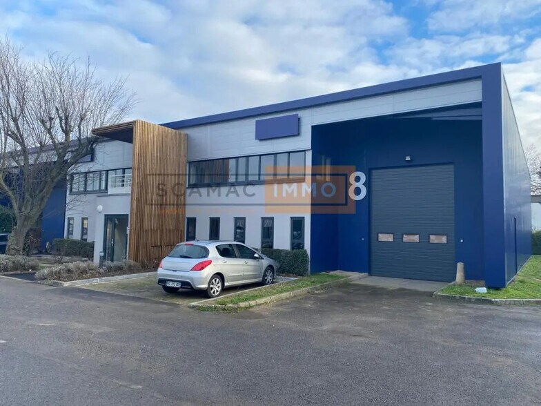 Industrial in  for lease - Building Photo - Image 1 of 6