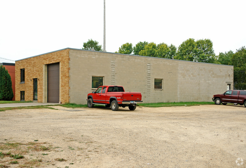 3520 N Laverne Ave, Lake Elmo, MN for lease - Primary Photo - Image 2 of 5