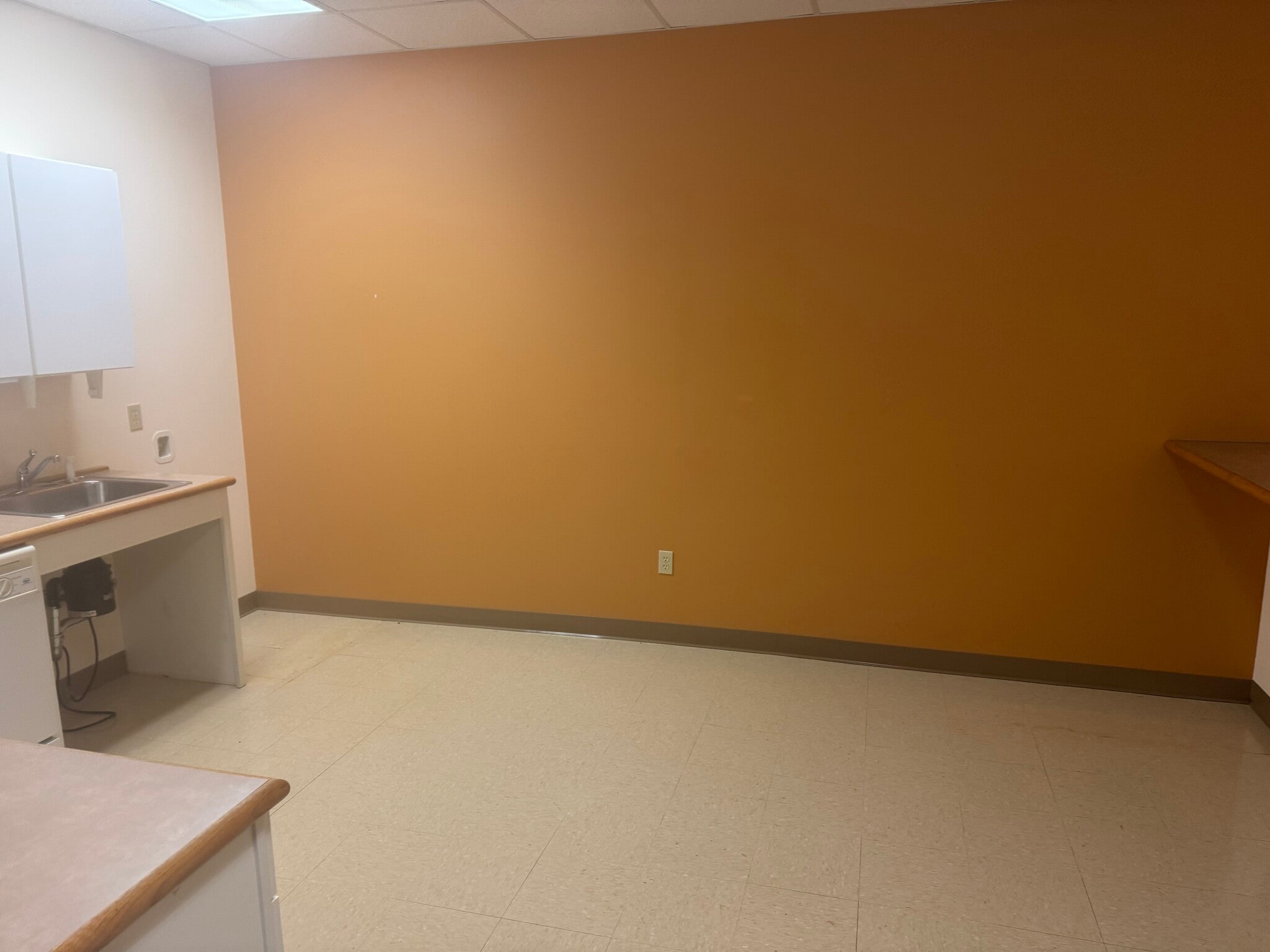 3995 Fashion Square Blvd, Saginaw, MI for lease Building Photo- Image 1 of 11