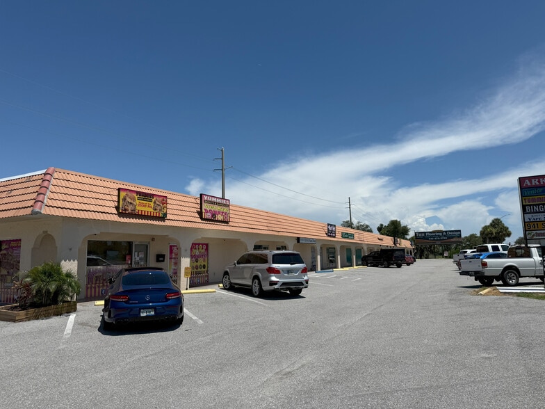 2001-2049 S Tamiami Trl, Venice, FL for lease - Building Photo - Image 2 of 9