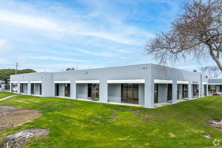 3583 Investment Blvd, Hayward, CA for lease - Building Photo - Image 2 of 5