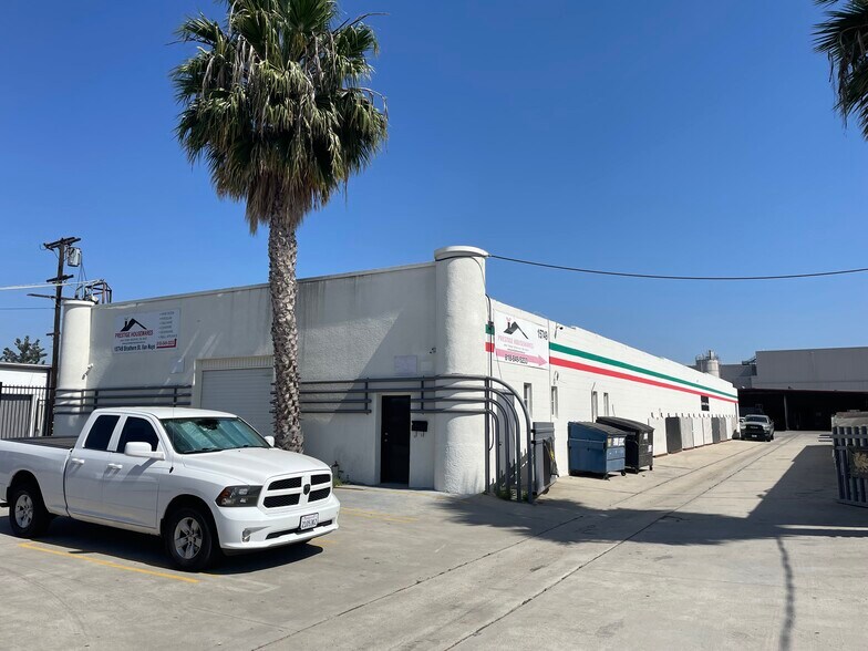 15749 Strathern St, Van Nuys, CA 91406