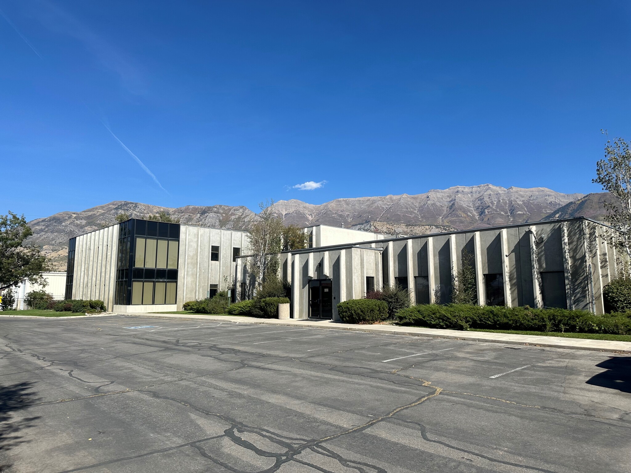 786 N Geneva Rd, Lindon, UT for lease Building Photo- Image 1 of 5