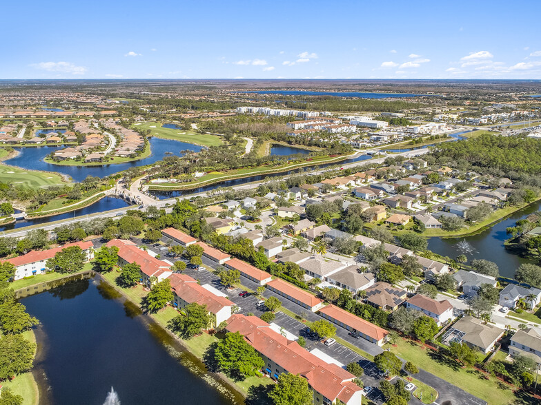 8243 Key Royal Cir, Naples, FL for sale - Building Photo - Image 2 of 6