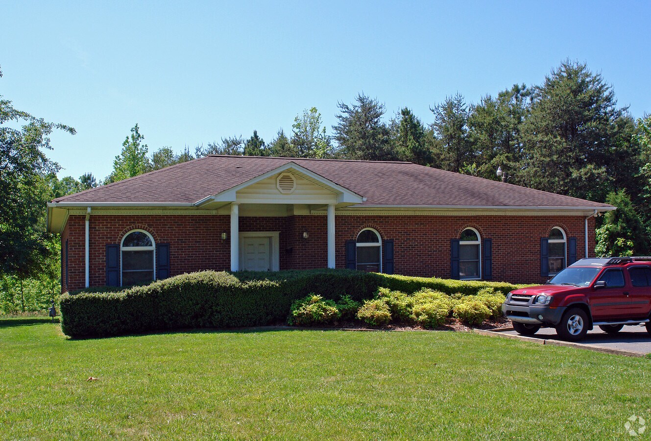 939 Brawley School Rd, Mooresville, NC 28117