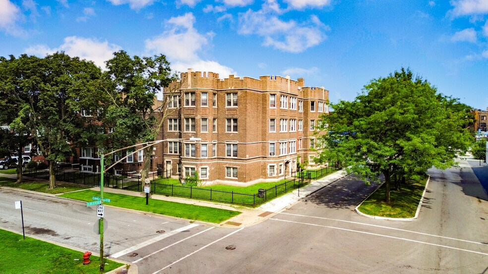 736 E 81st St, Chicago, IL for sale - Primary Photo - Image 1 of 5