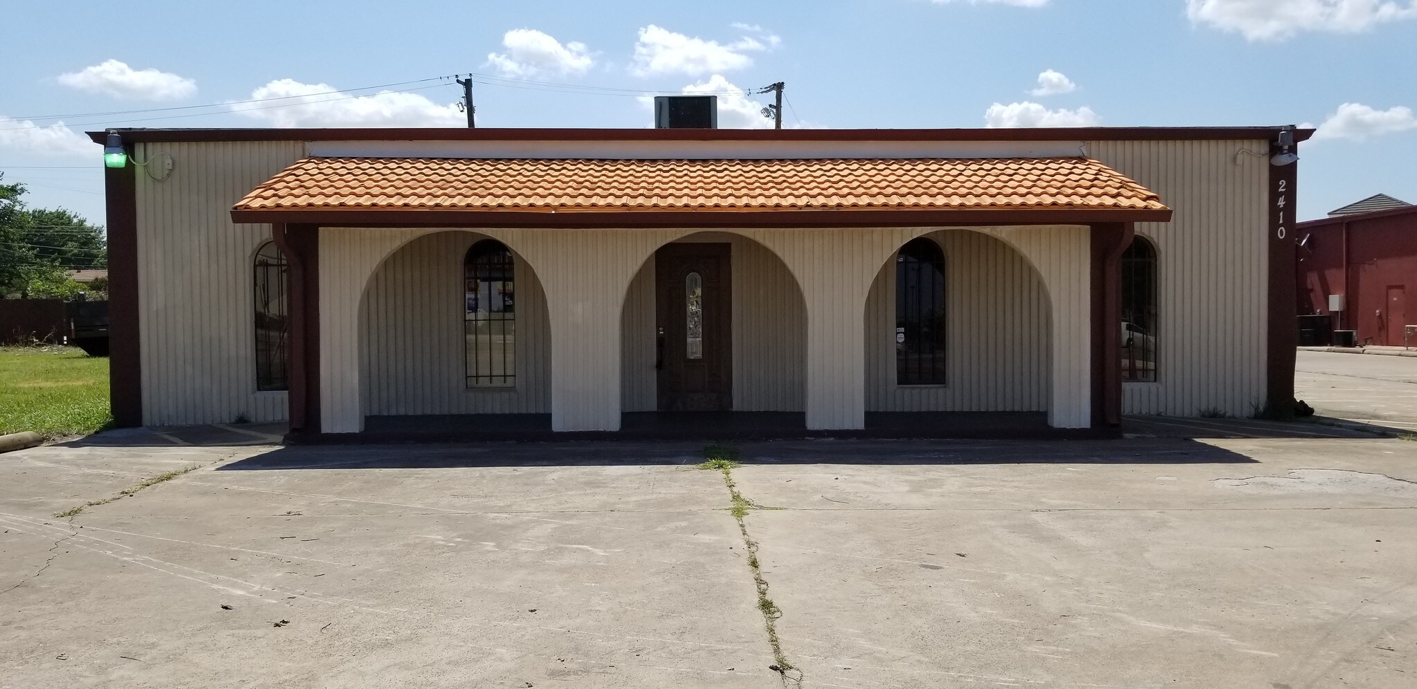 2410 Brady Ln, Grand Prairie, TX for sale Primary Photo- Image 1 of 1