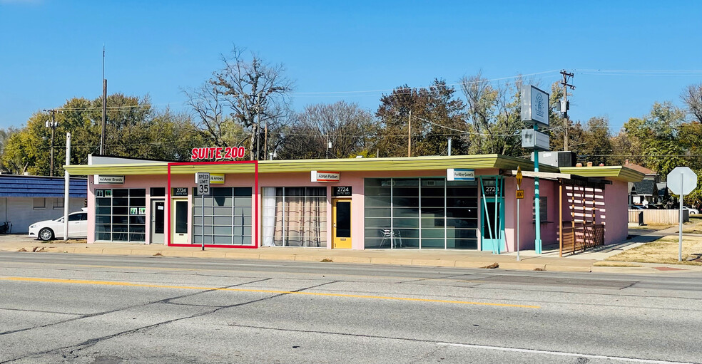 2724 E Central Ave, Wichita, KS for lease - Building Photo - Image 1 of 2